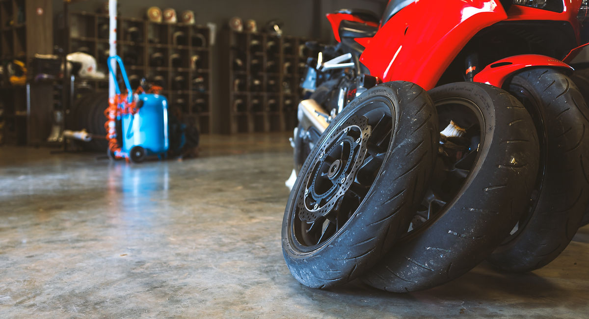 Motos